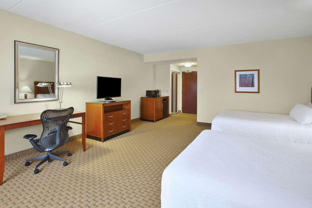 Hilton Garden Inn Clarksburg Room photo